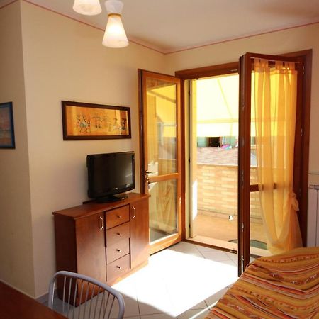 Residence Sole E Mare Appartamenti 로솔리나 마레 외부 사진